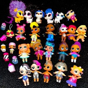 lol surprise dolls 31+ Assorted mini dolls Plus Pets And accessories!!